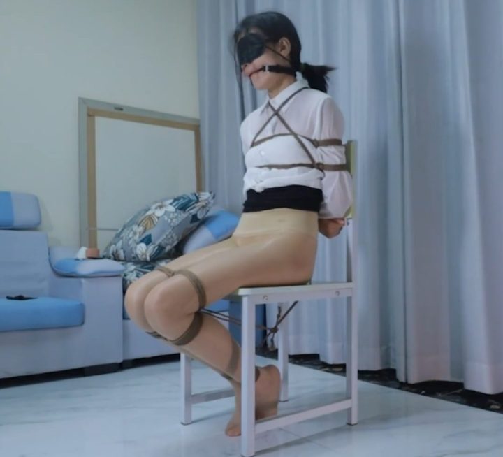 编号699 【皆非】19《少女的家教劫难》多次高chao身体瘫软颤抖直至最后失禁！少女娇羞无助不断声吟求饶。lo制服，无内肉丝，体内蛋蛋，棒棒蹂躏，双重刺激，凳子束缚，原味堵嘴，口球。 1V 1P_LSP爱看_PikPak云盘_资源合集_免费下载