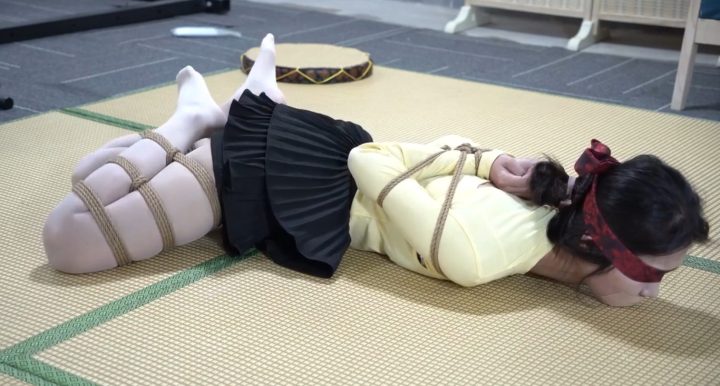 编号1784 小鹿工作室_后手观音+分腿驷马+肌肉贴封嘴+藤条鞭子sp+筋膜枪墙制+骑坐虐yin 1V 1P_LSP爱看_PikPak云盘_资源合集_免费下载