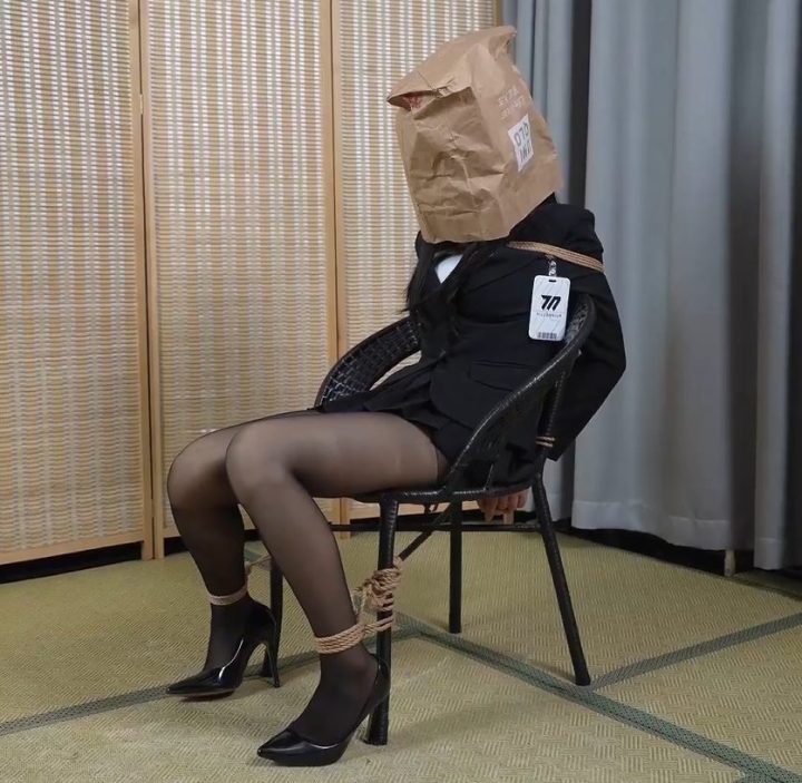 编号2850 象人定拍 工作室_小0- 蔚蓝档案，cos莉音会长,椅缚震动+驷马口水收集+海老缚全包头套，（三场景1小时长片） 1V 1P_LSP爱看_PikPak云盘_资源合集_免费下载