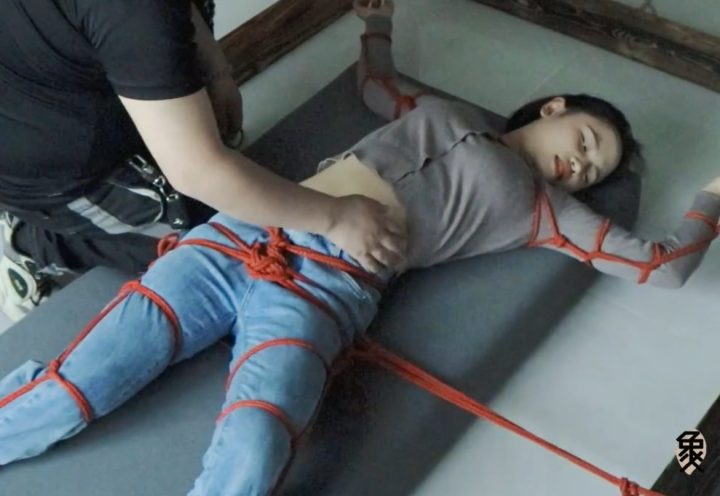 编号3065 象人原创 工作室_限时3钻福利向-露脸牛仔裤，大字型捆绑拘束，痴汉挠痒占小便宜 1V 1P_LSP爱看_PikPak云盘_资源合集_免费下载