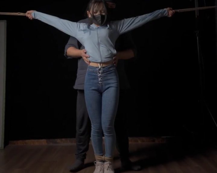 编号2901 象人定拍 工作室_小0-女教师上门家访，被无良家长迷晕欺负。吸盘，大字束缚。 1V 1P_LSP爱看_PikPak云盘_资源合集_免费下载