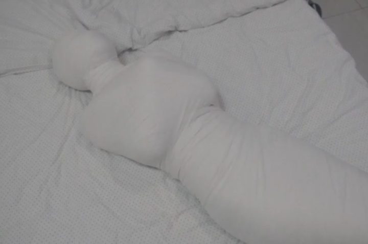 编号2243 小萌同学_这次是老板的定拍啦~第一次试试被绷带全包木乃伊包裹的严严实实 1V 1P_LSP爱看_PikPak云盘_资源合集_免费下载