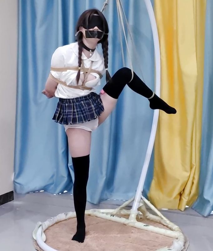 编号2654 嗷大喵_萝莉遇险记12_1V 1P_LSP爱看_PikPak云盘_资源合集_免费下载