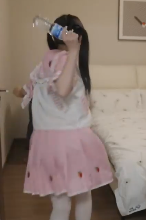 编号2126 小萌同学_定拍少萝被歹徒入室勒晕淹水失禁[X_X] 1V 1P_LSP爱看_PikPak云盘_资源合集_免费下载