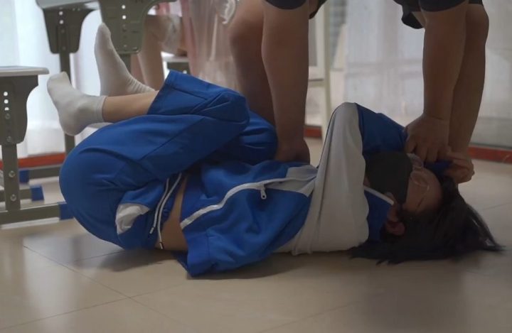 编号2791 象人定拍 工作室_嗷嗷-校服帆布鞋，短白棉袜，不好好学习会被奇怪的叔叔按在地上tk的！ 1V 1P_LSP爱看_PikPak云盘_资源合集_免费下载