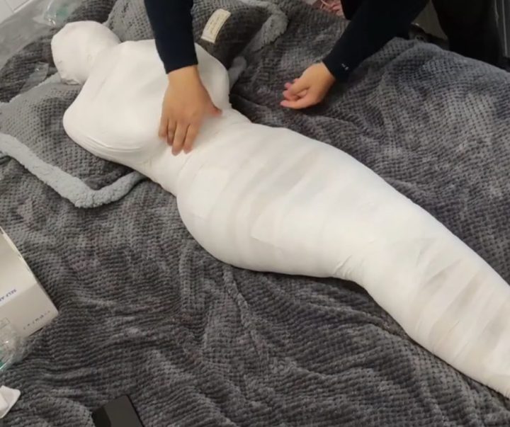 编号2959 象人原创 工作室_01年小秋-保鲜膜+绷带全包，绝望TK，脚底和腹部。 1V 1P_LSP爱看_PikPak云盘_资源合集_免费下载