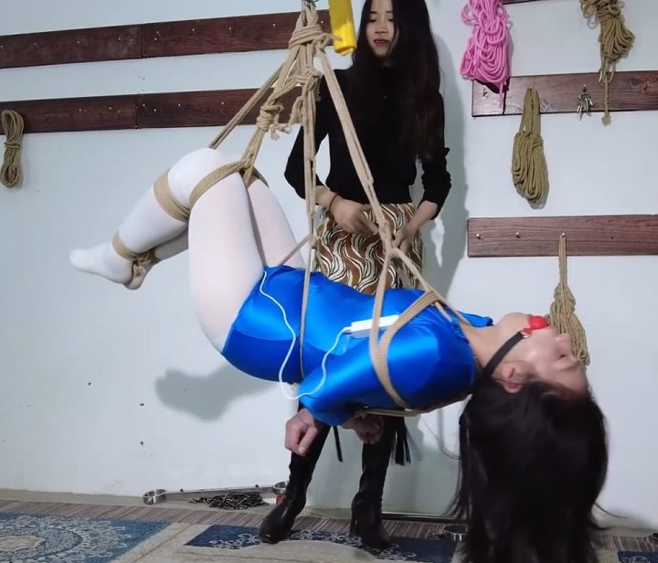 编号1995 樱束原创_《脱缚魔术师间的较量》新燃起的sm逃脱女魔术师新星小景近来无人能战胜她的逃脱技能也无人再敢上门挑战她！正在家中无聊叹气时居然有人大胆的上门来挑战她！且夸下海口小景一定无法在她的捆绑下逃脱！ 1V 1P_LSP爱看_PikPak云盘_资源合集_免费下载