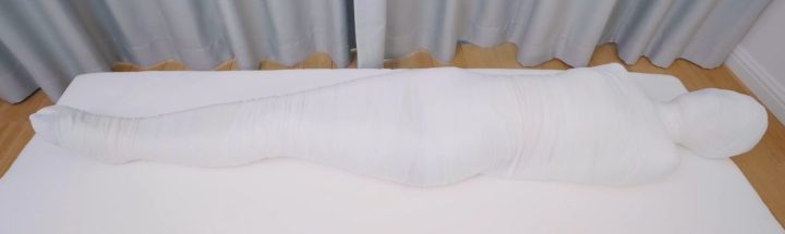 编号1207 九尾少女_木乃伊装箱，玩具[X_X]后全包，多重包裹全身紧绷呼吸被严重抑制，在全包木乃伊状态下CG，嵌入人形摸具装箱封闭，严密的禁锢下无法动弹，在黑暗与寂静中崩溃大哭（54） 1V 1P_LSP爱看_PikPak云盘_资源合集_免费下载