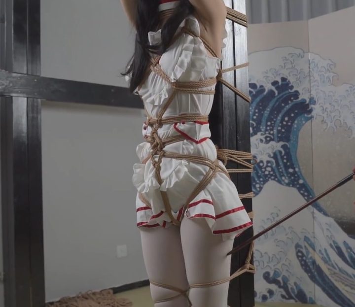 编号3015 象人原创 工作室_嗷嗷-全身柱缚，股绳，白丝萝莉装扮，漏出完美腋下，tk起来不要太爽！ 1V 1P_LSP爱看_PikPak云盘_资源合集_免费下载