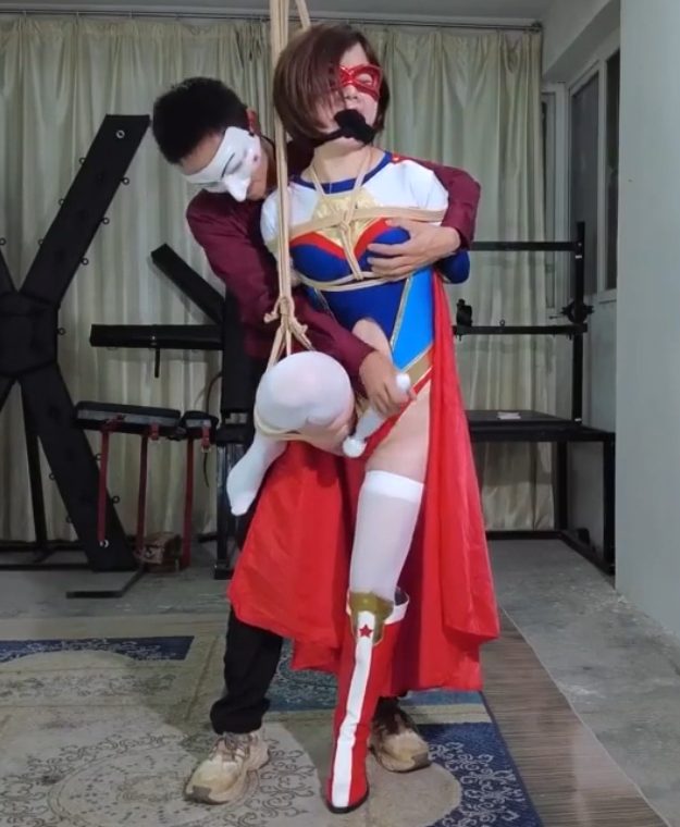 编号1883 樱束原创_《超人的噩梦》定拍转公映！性感的女超人居然被邪恶的歹徒算计！可想而知晕厥的她将要遭受到怎样的屈辱对待…. 1V 1P_LSP爱看_PikPak云盘_资源合集_免费下载