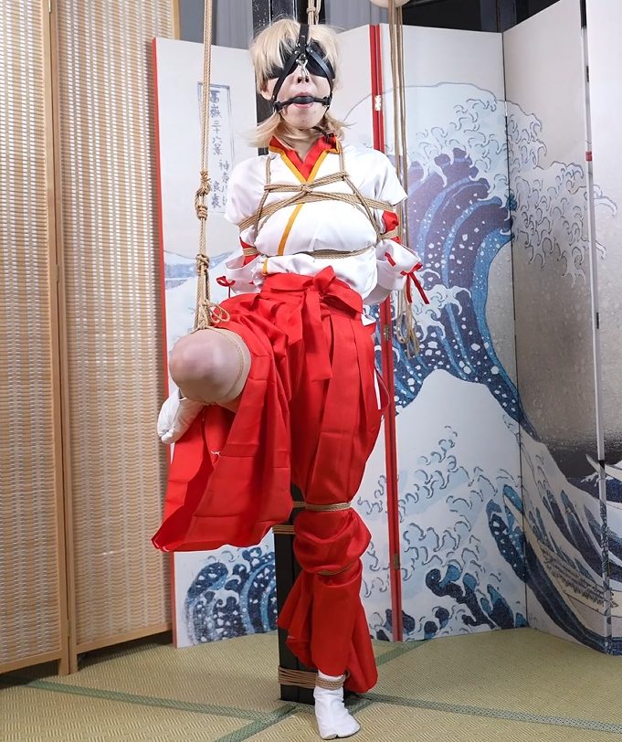 编号2748 象人定拍 工作室_嗷嗷-cos巫女花散里（npc）马具口塞，鼻勾，折腿缚，细绳扯脚趾 1V 1P_LSP爱看_PikPak云盘_资源合集_免费下载