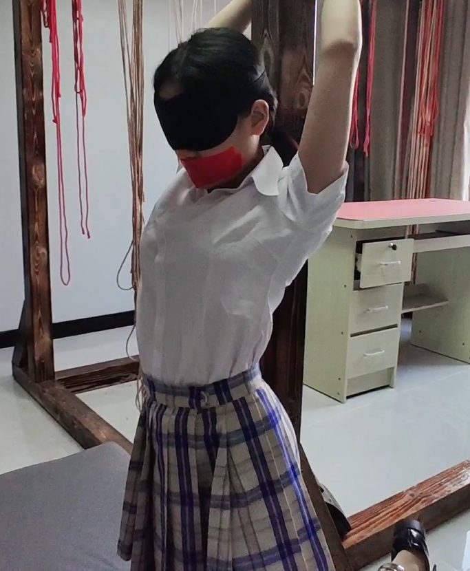 编号2994 象人原创 工作室_2钻福利向-小0的封嘴蒙眼，手铐脚铐，被痴汉猥琐揉遍全身。 1V 1P_LSP爱看_PikPak云盘_资源合集_免费下载