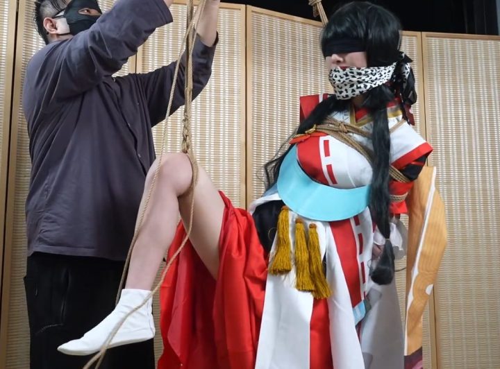 编号2747 象人定拍 工作室_嗷嗷-cos八百比丘尼，单脚吊，扯脚趾，TK，抽打屁股，多重丝巾堵嘴！ 1V 1P_LSP爱看_PikPak云盘_资源合集_免费下载