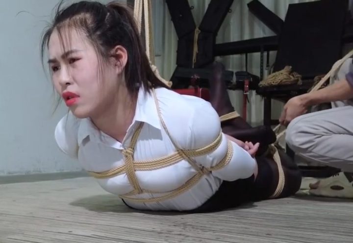 编号1990 樱束原创_《挑战极限》今天就让我们来看看玲子的驷马极限能到何等程度！悬空极限驷马吊起极限忍耐到崩溃歇斯底里喊叫！伴随着电击的加重疼到嗷嗷叫！棒棒刺激强G！ 1V 1P_LSP爱看_PikPak云盘_资源合集_免费下载