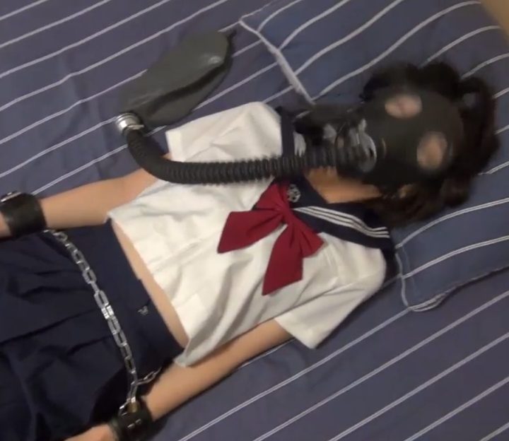 编号2462 闪闪工作室_防毒面具+呼吸袋 双手吊缚的第一人称窒息游戏 1V 1P_LSP爱看_PikPak云盘_资源合集_免费下载