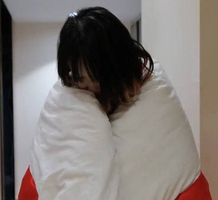 编号2053 小萌同学_【小御】新模特加入，老板定拍【棉被的梦魇】 1V 1P_LSP爱看_PikPak云盘_资源合集_免费下载