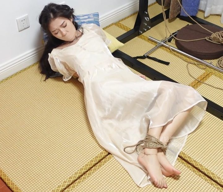 编号3164 树屋轻调灵灵_微电影级拍摄 卧底女特工，灵灵是卧底黑帮的女特工，正在练习跳舞准备参加舞会，被黑帮老大的手下发现，冲入家中试图灭口，灵灵自救不得，被KB玩弄 1V 1P_LSP爱看_PikPak云盘_资源合集_免费下载